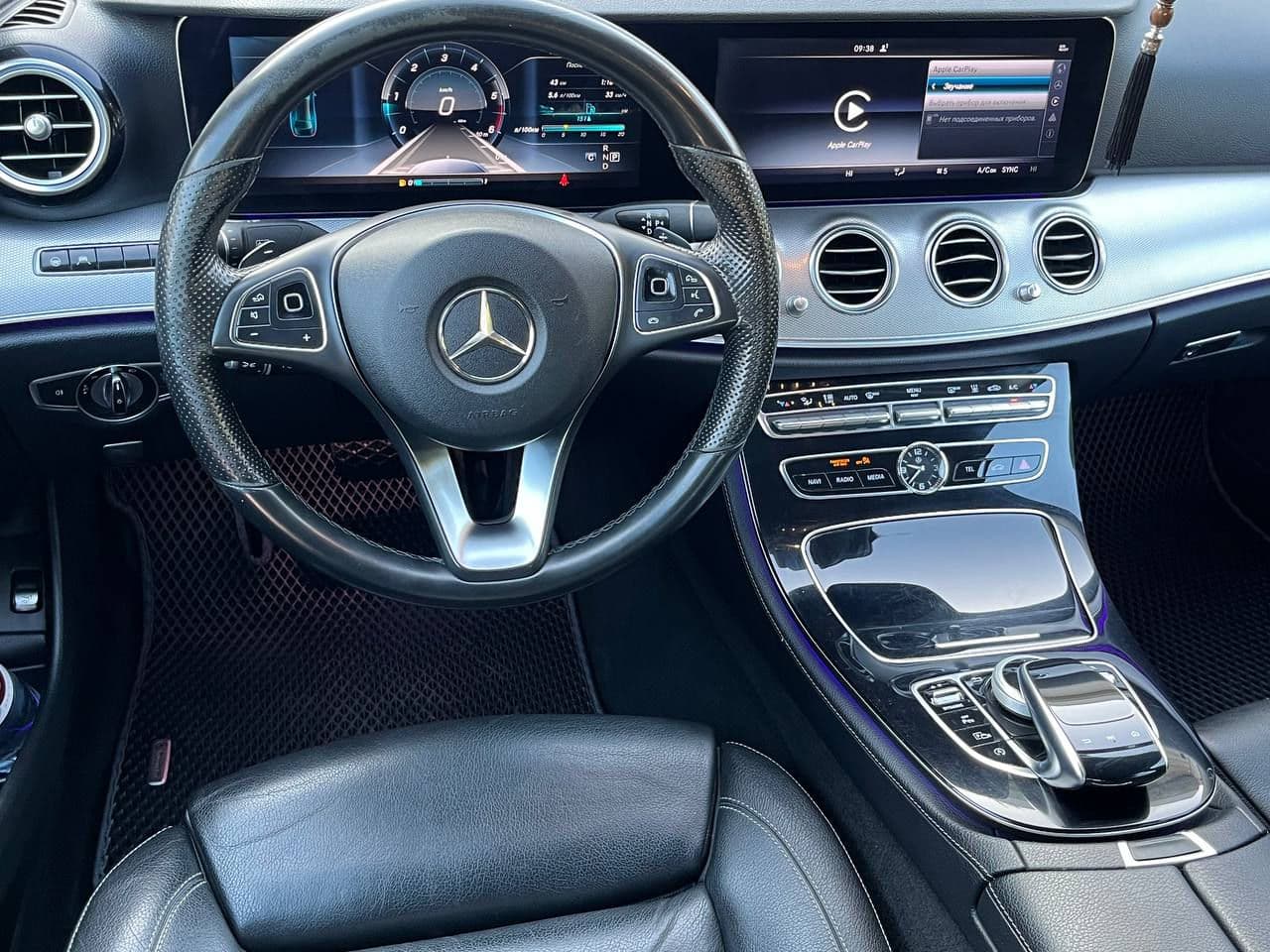2017 Mercedes E 220 — Miniatură 8