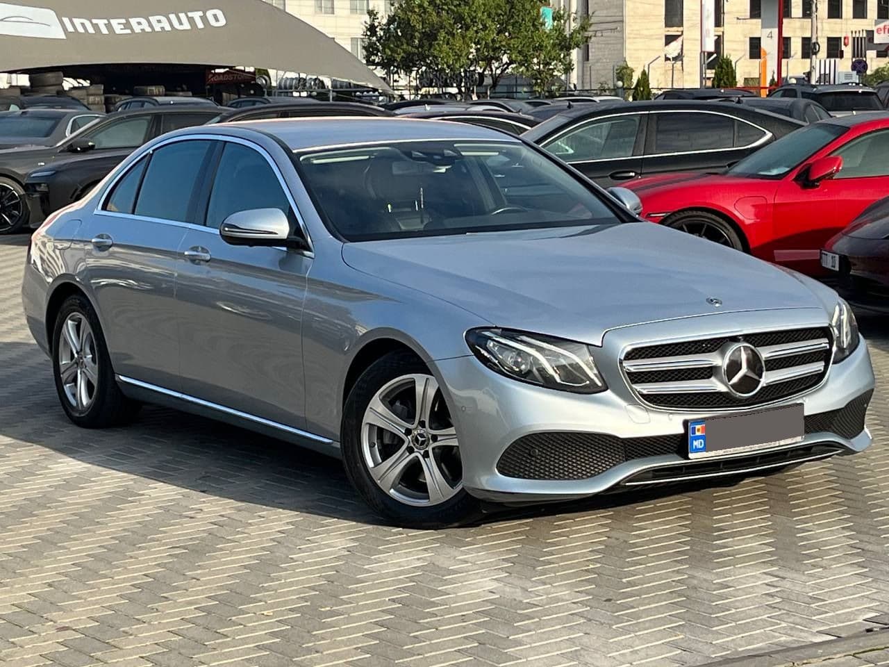 2017 Mercedes E 220 — Miniatură 3