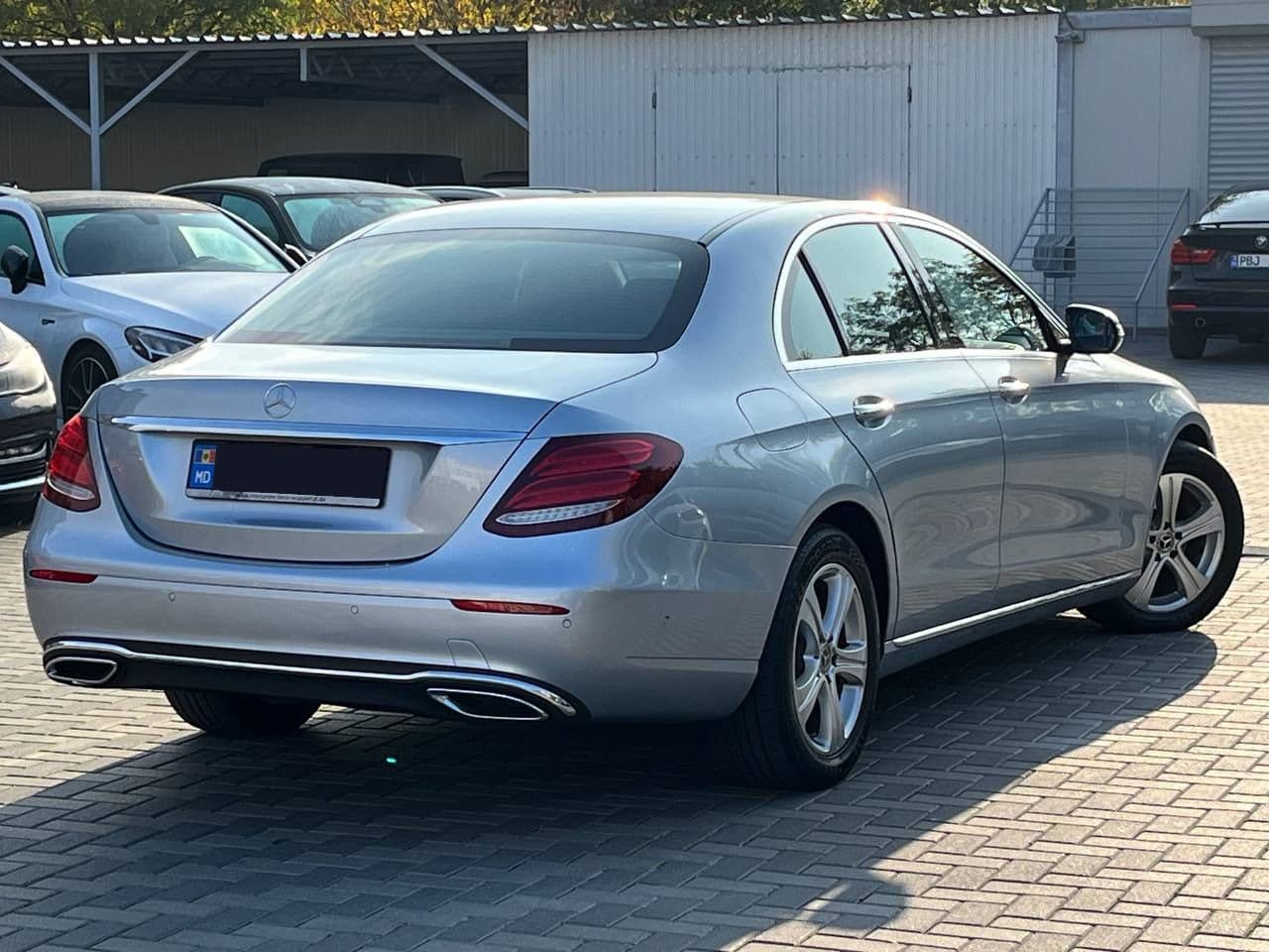 2017 Mercedes E 220 — Miniatură 2