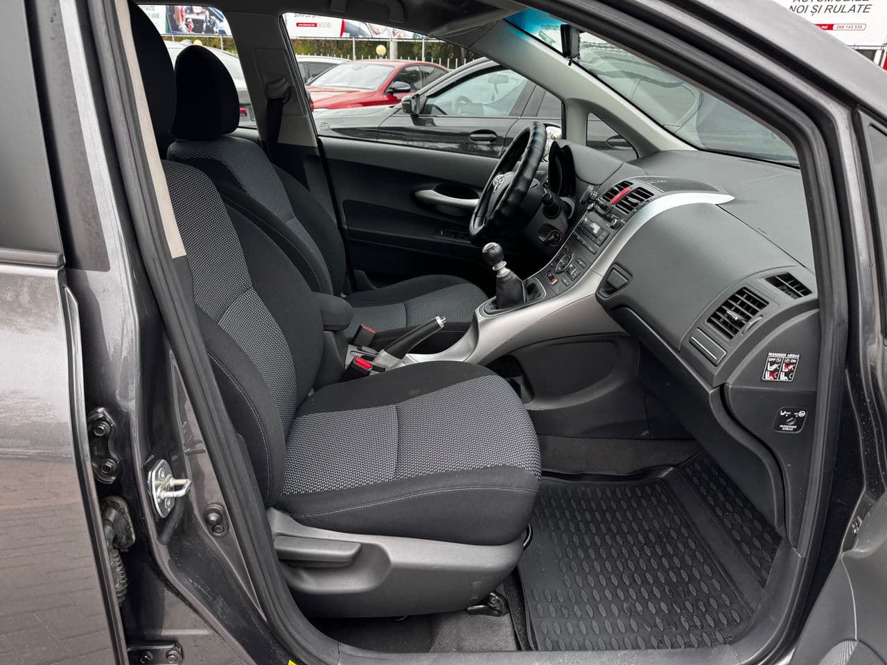 Toyota Auris 2010 — Миниатюра 5