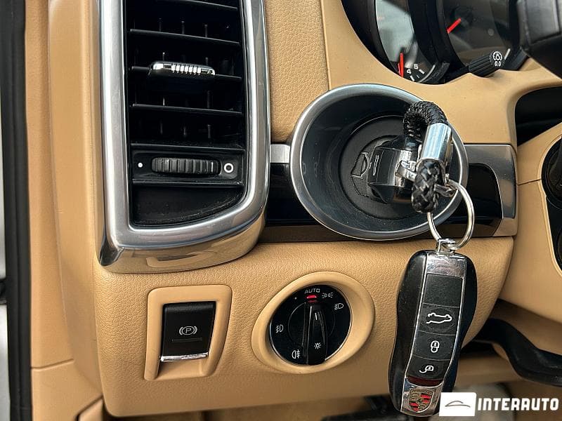 2011 Porsche Cayenne — Miniatură 8