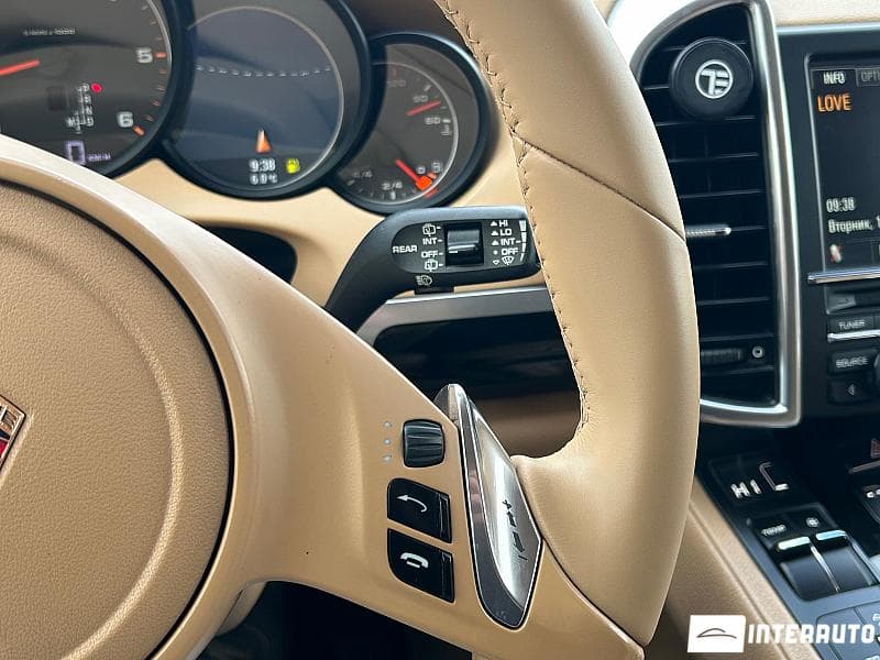 2011 Porsche Cayenne — Miniatură 10