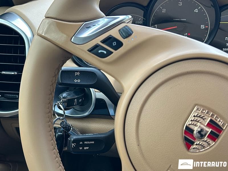 2011 Porsche Cayenne — Miniatură 9