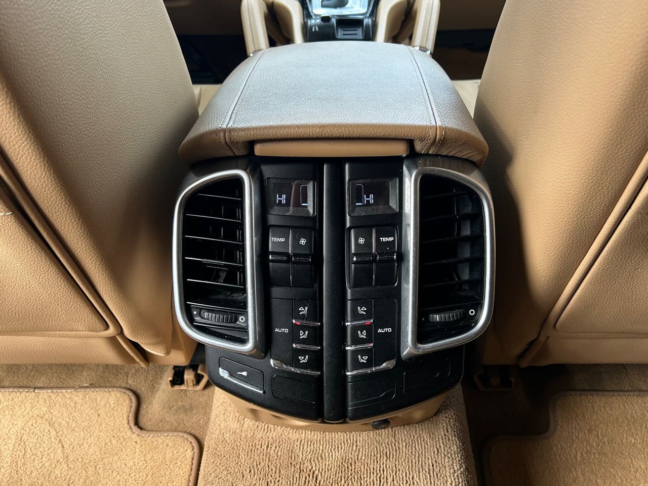 2011 Porsche Cayenne — Miniatură 17