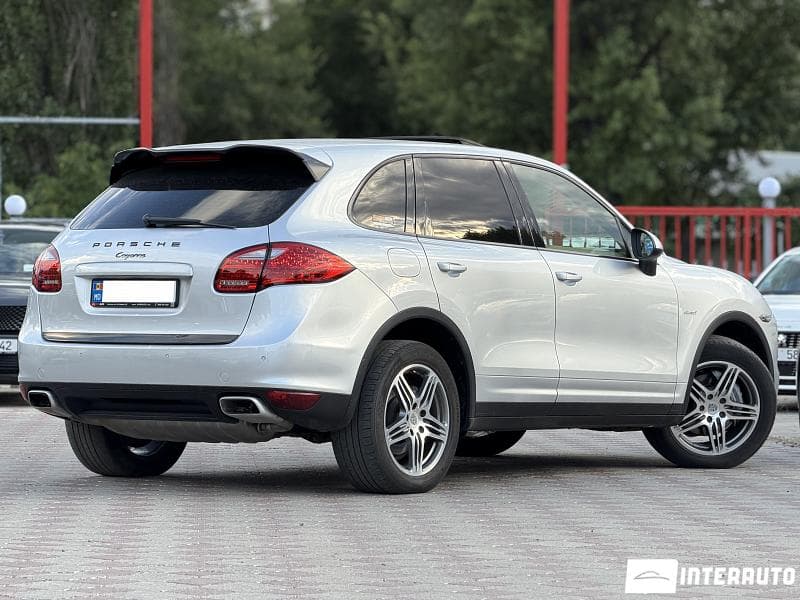 2011 Porsche Cayenne — Miniatură 2