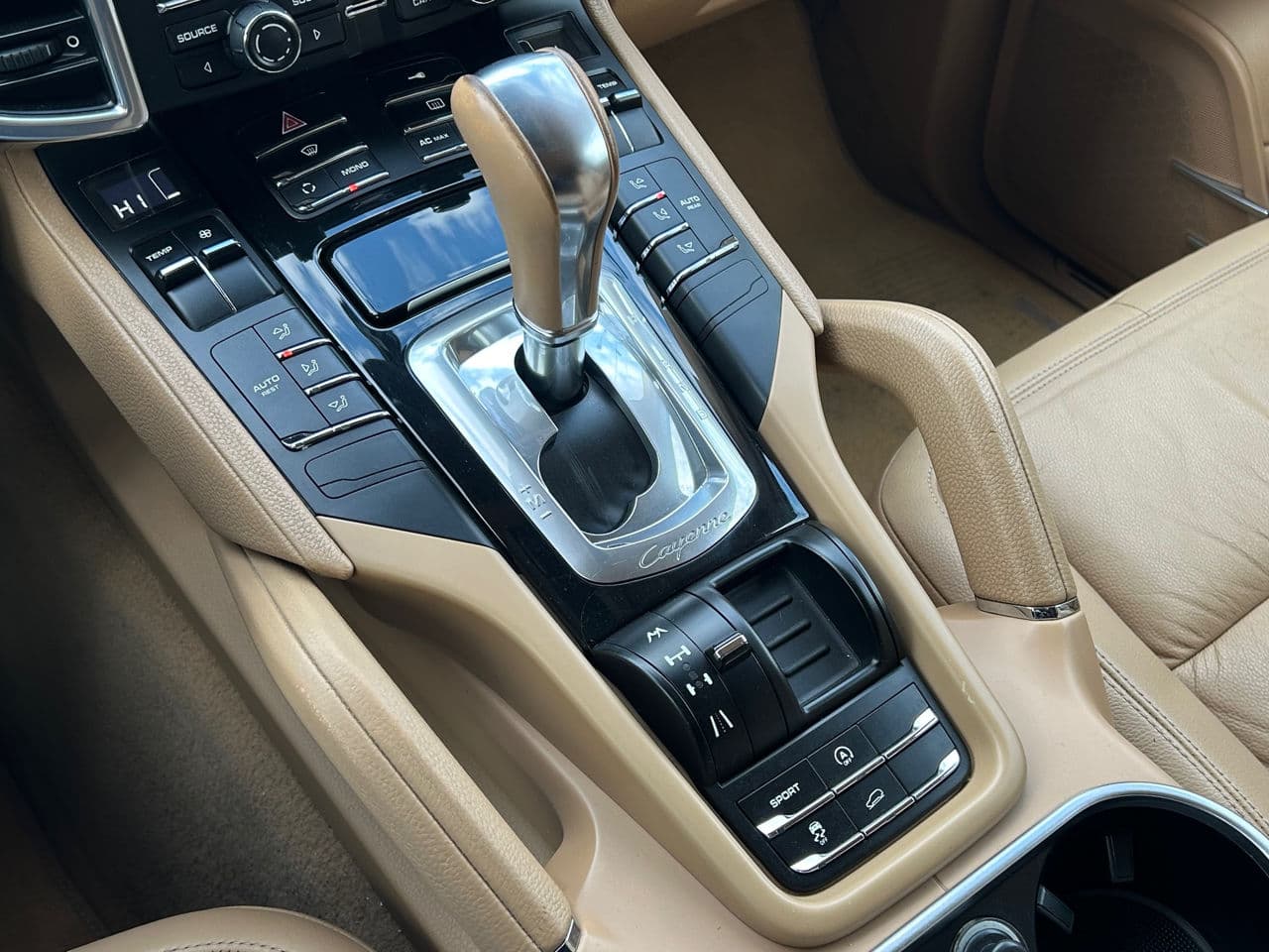 2011 Porsche Cayenne — Miniatură 13