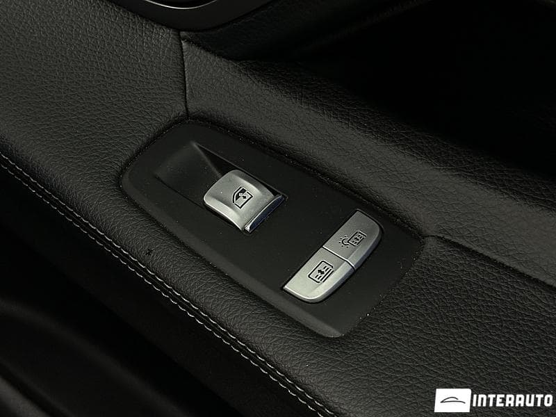 2017 BMW 740 — Miniatură 17
