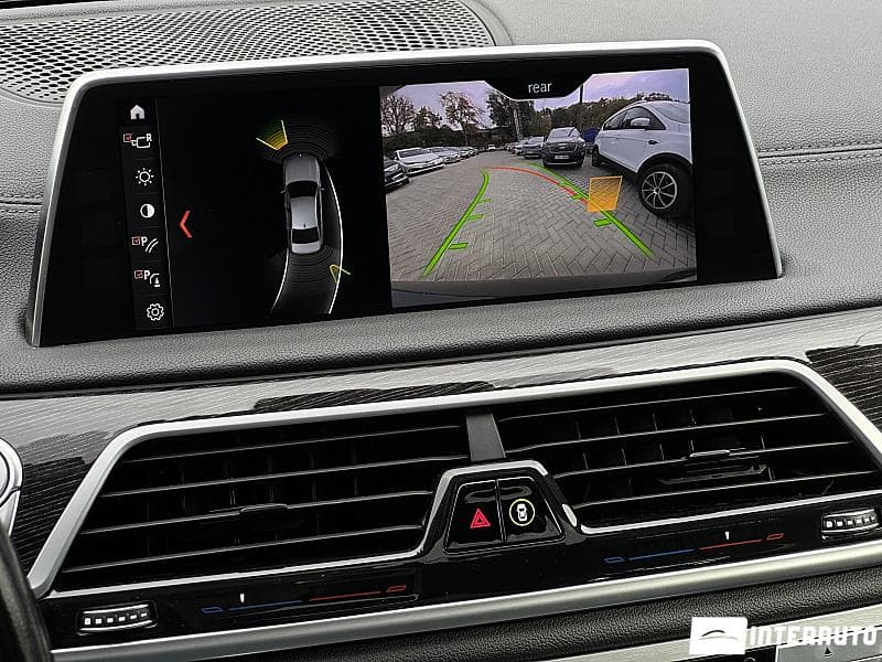 2017 BMW 740 — Miniatură 11