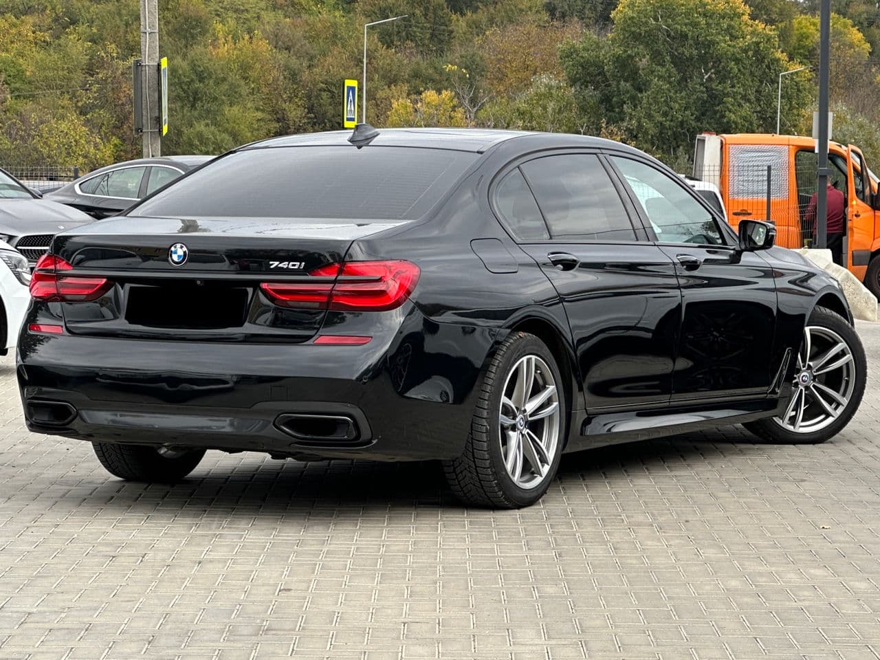 2017 BMW 740 — Miniatură 3