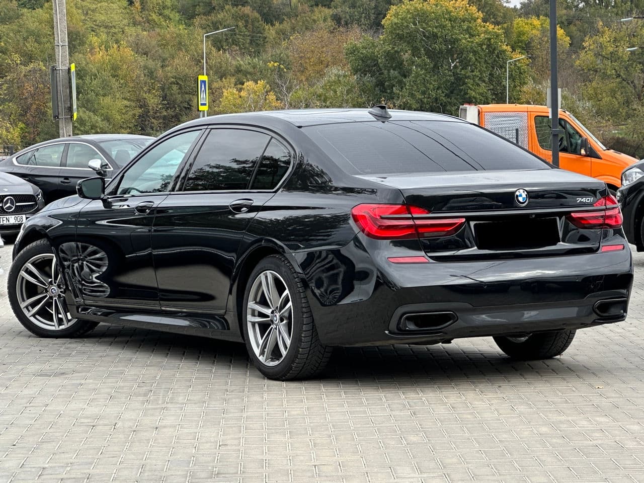 2017 BMW 740 — Miniatură 4