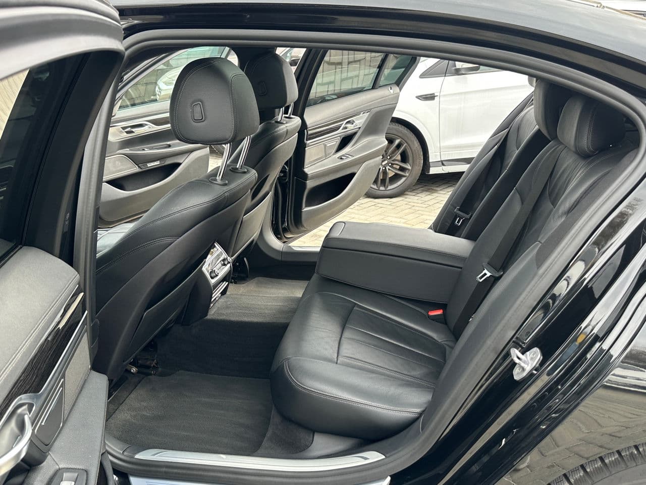 2017 BMW 740 — Miniatură 14
