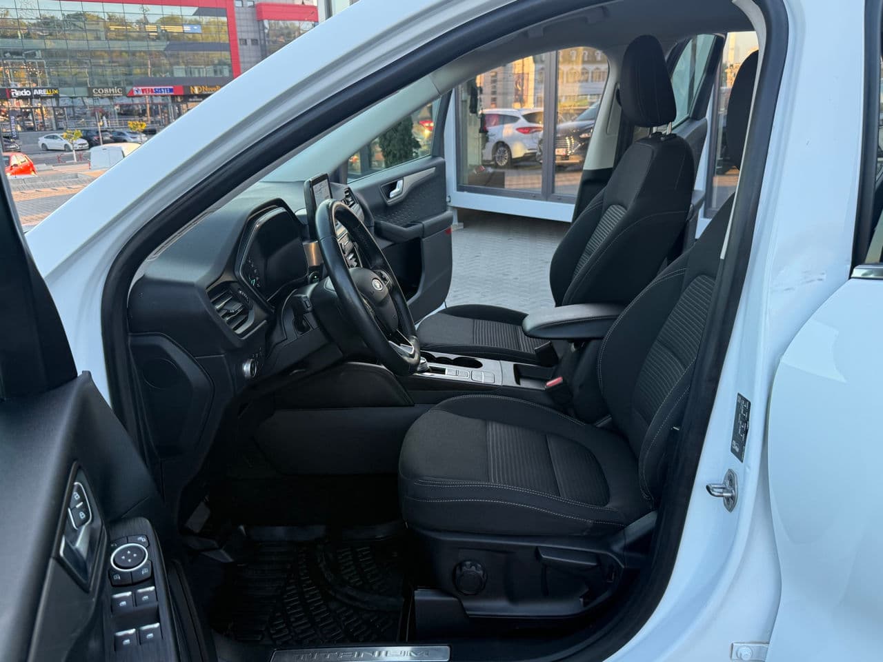 2020 Ford Kuga — Miniatură 5