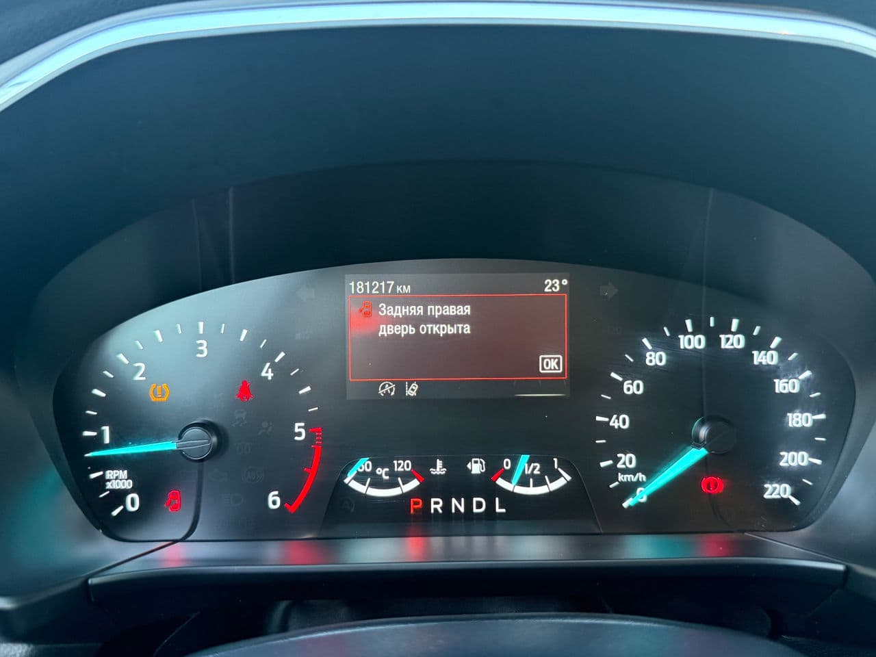 2020 Ford Kuga — Miniatură 8