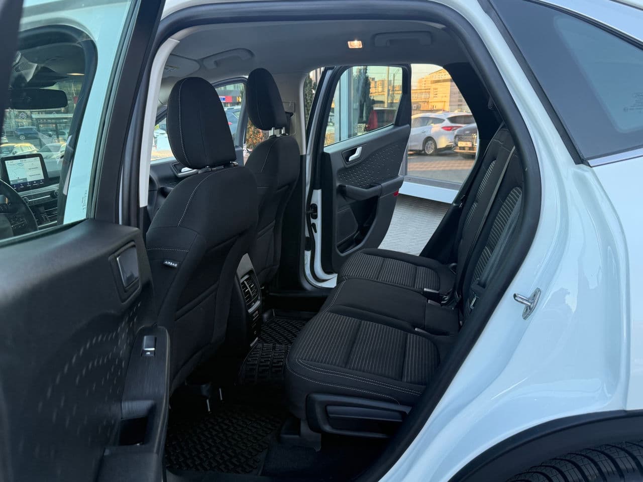 2020 Ford Kuga — Miniatură 13