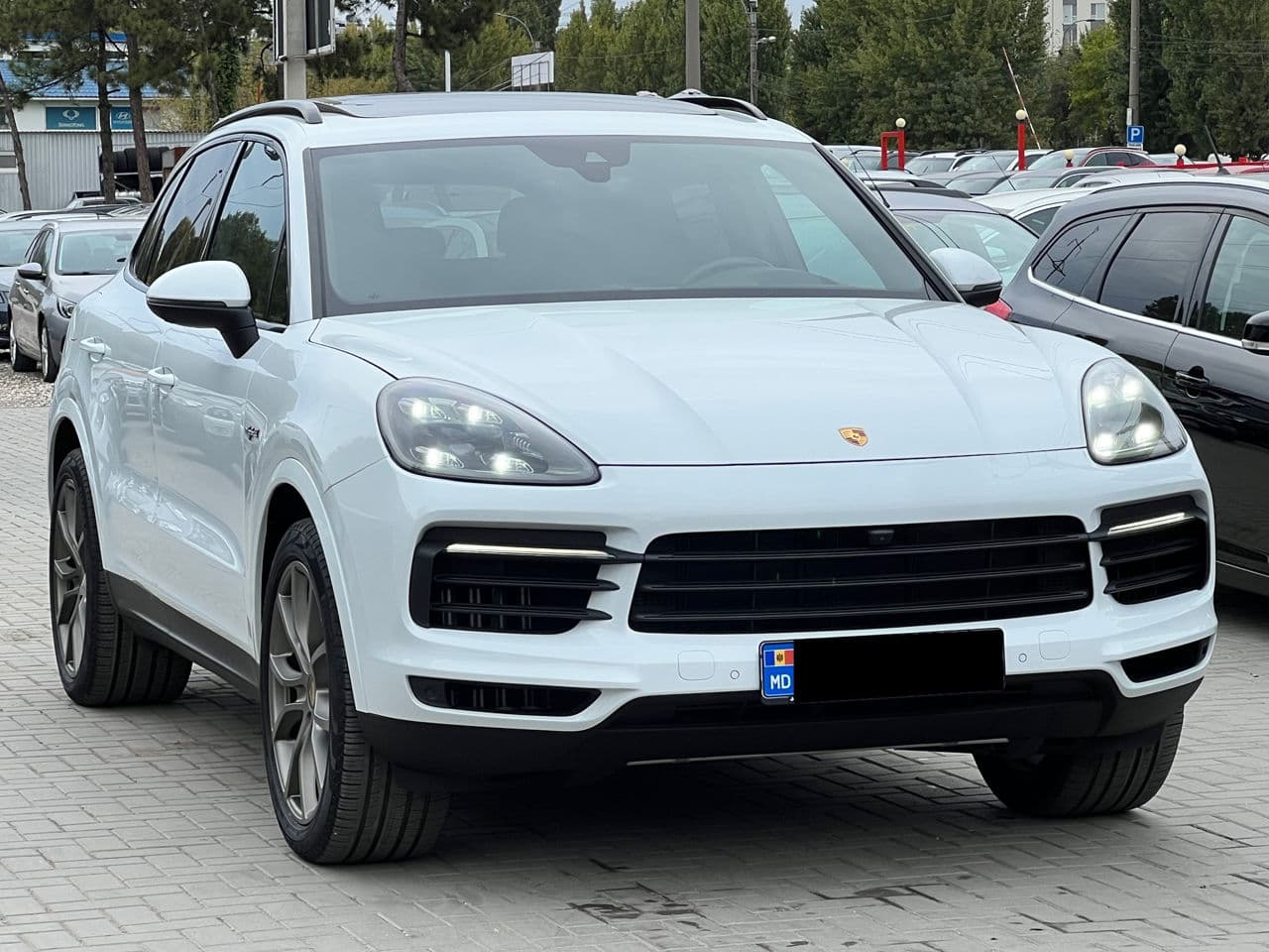 Porsche Cayenne E-Hybrid 2019 — Миниатюра 3