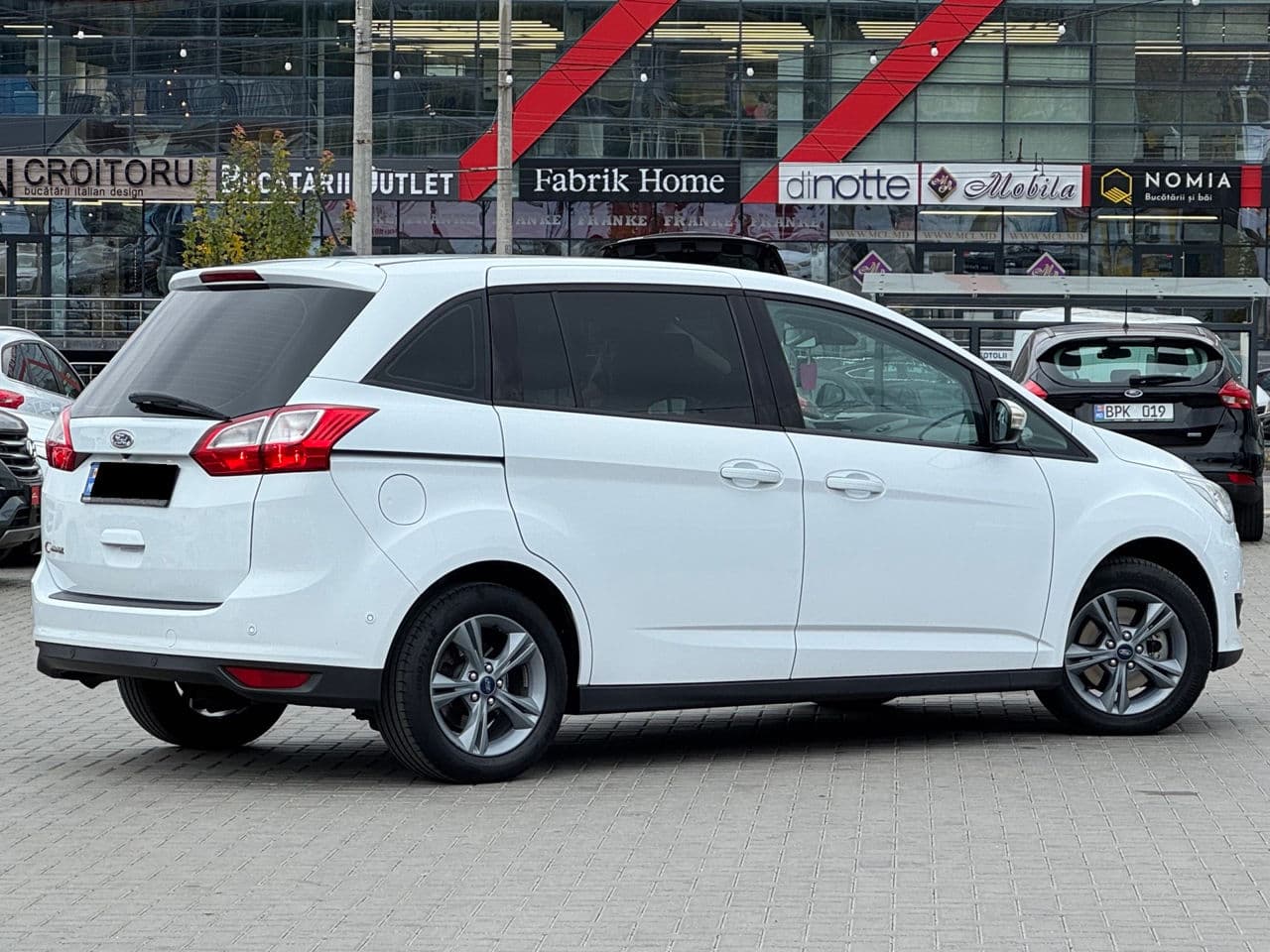 Ford Grand C-MAX 2018 — Миниатюра 3