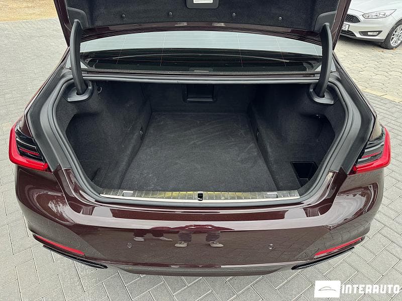 2020 BMW 740 — Miniatură 20