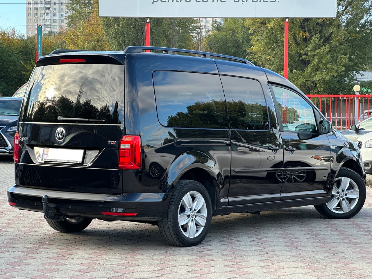 Volkswagen Caddy Maxi 2017 — Миниатюра 2