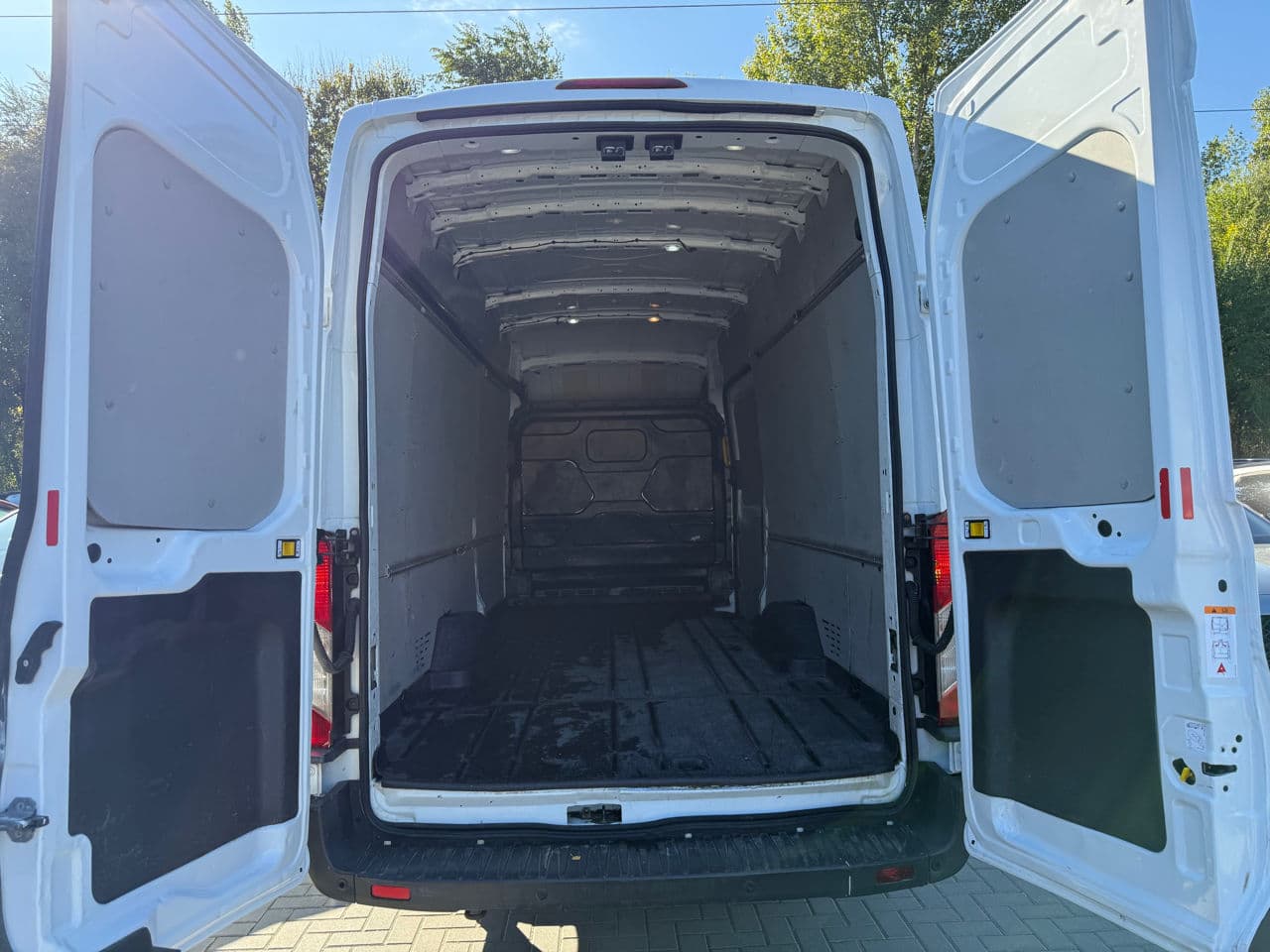 2019 Ford Transit — Miniatură 14