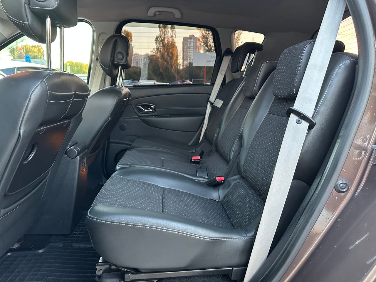 2012 Renault Scenic — Miniatură 15