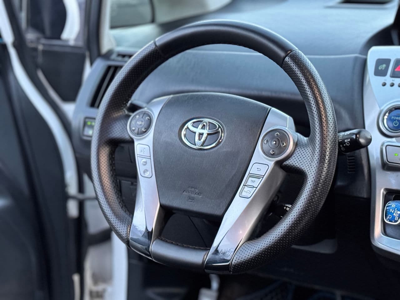 2015 Toyota Prius Plus / V — Miniatură 9