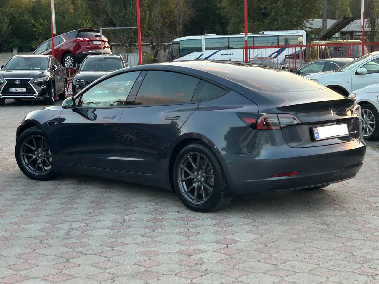 2020 Tesla Model 3 — Miniatură 3
