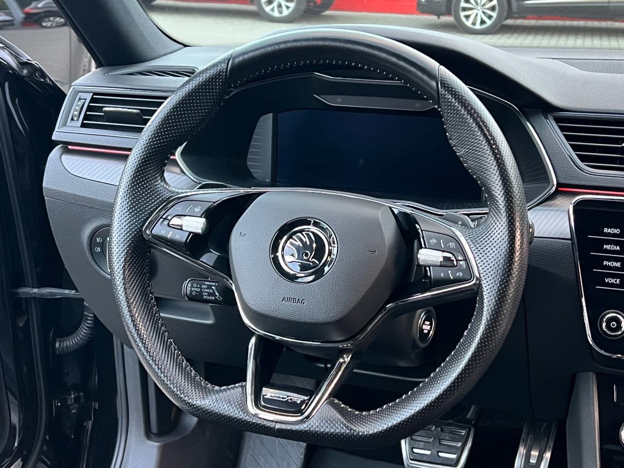 Skoda Superb 2021 — Миниатюра 11