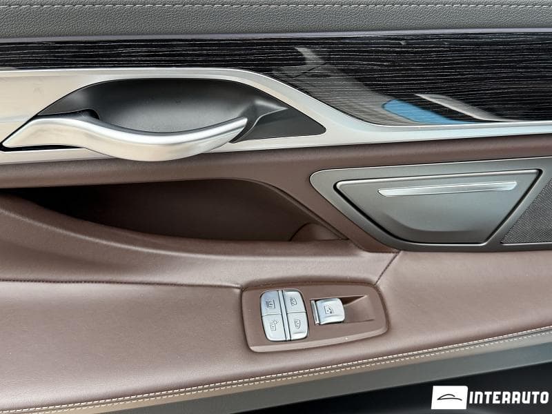 2021 BMW 740 — Miniatură 22