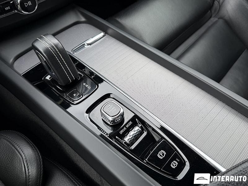 Volvo XC 60 2020 — Миниатюра 11