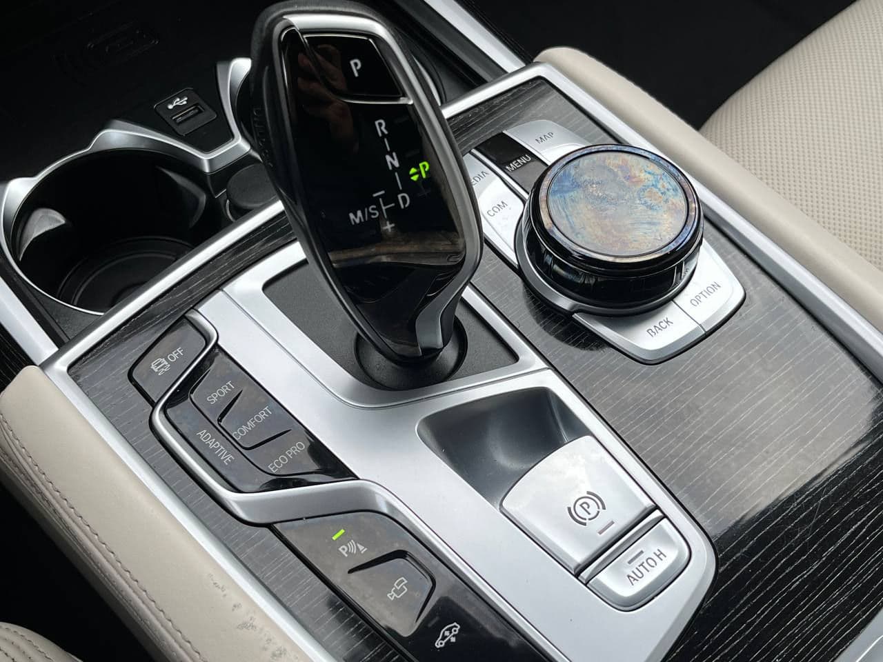 BMW 750 2019 — Миниатюра 15