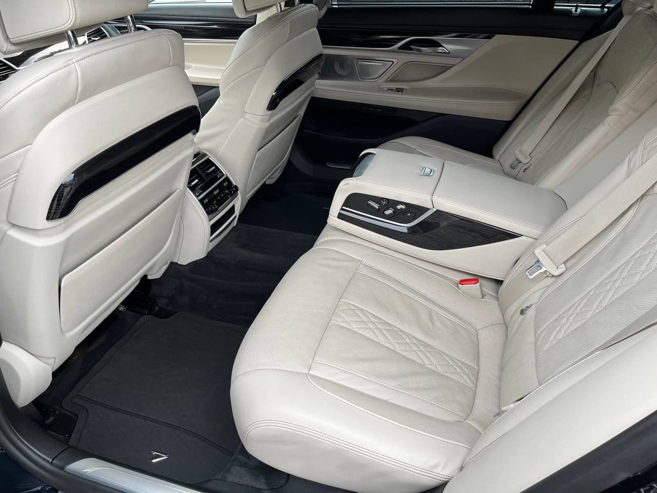 BMW 750 2019 — Миниатюра 19