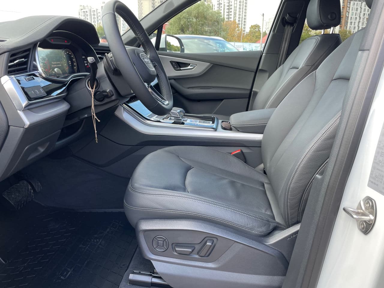 2025 Audi Q7 — Miniatură 6