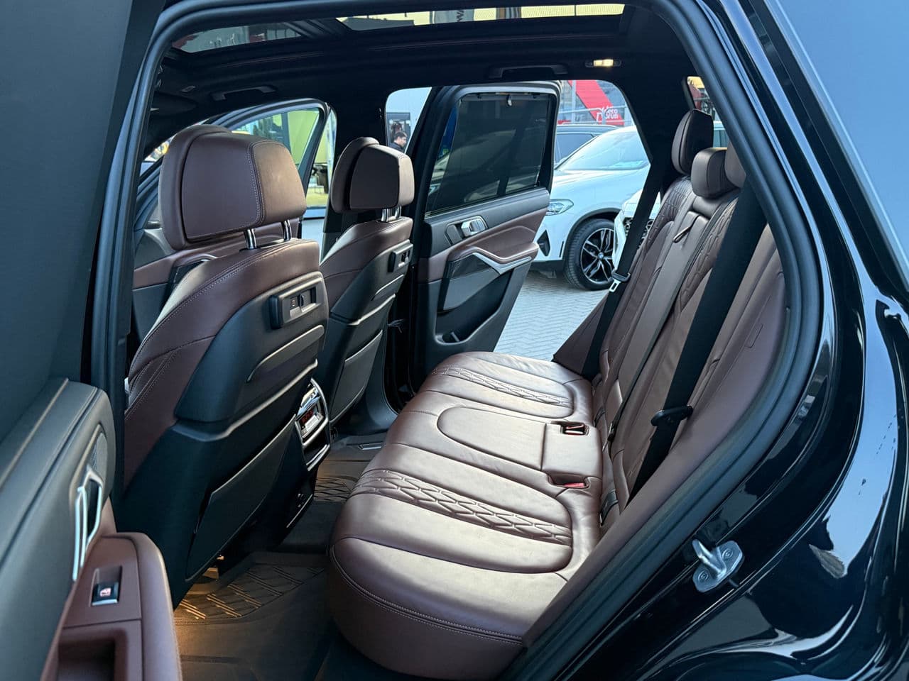 BMW X5 5.0i 2020 — Миниатюра 19