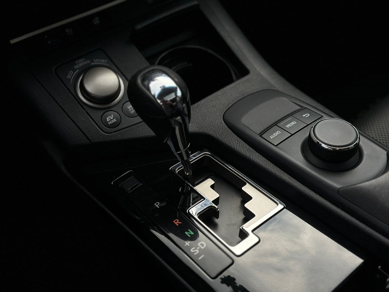 2014 Lexus ES 300h — Miniatură 14