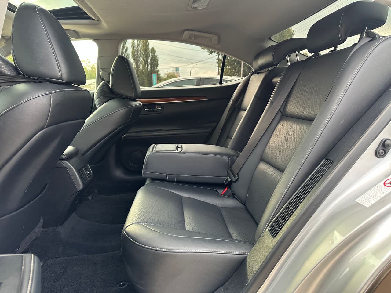 2014 Lexus ES 300h — Miniatură 16