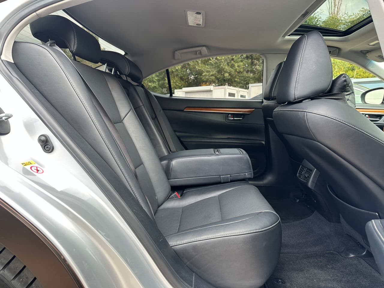 2014 Lexus ES 300h — Miniatură 18