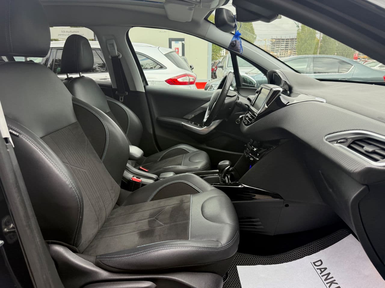 2018 Peugeot 2008 — Miniatură 14