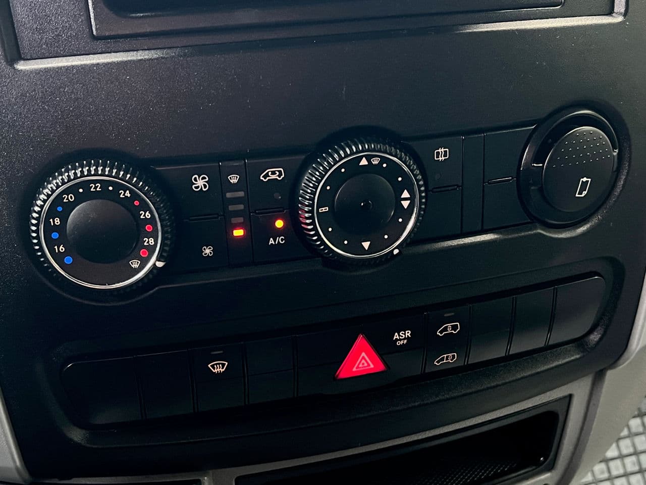 2013 Mercedes Sprinter — Miniatură 12