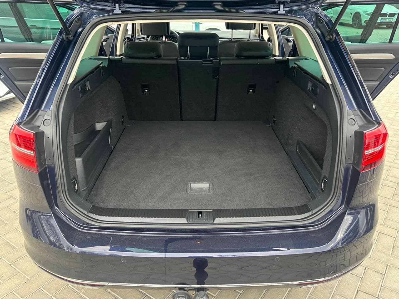 2016 Volkswagen Passat GTE — Miniatură 21