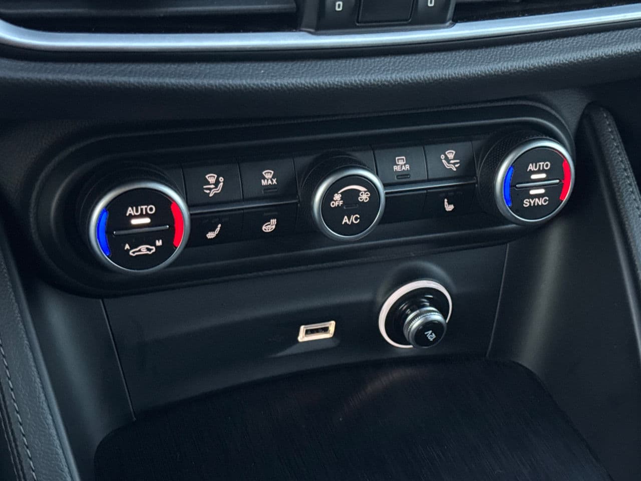 Alfa Romeo Stelvio Sprint 2022 — Миниатюра 10
