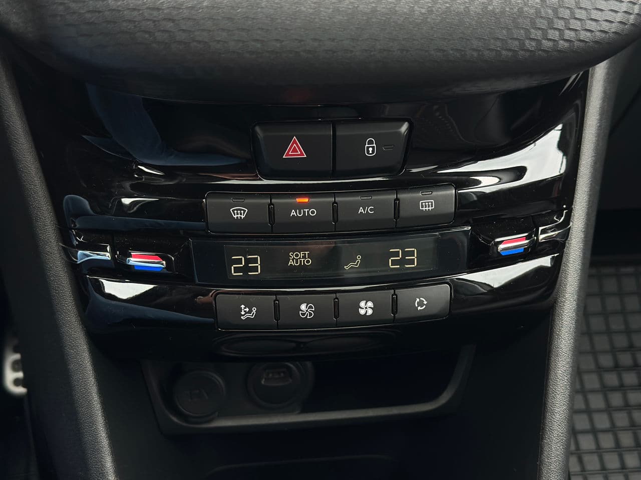 2019 Peugeot 2008 — Miniatură 13