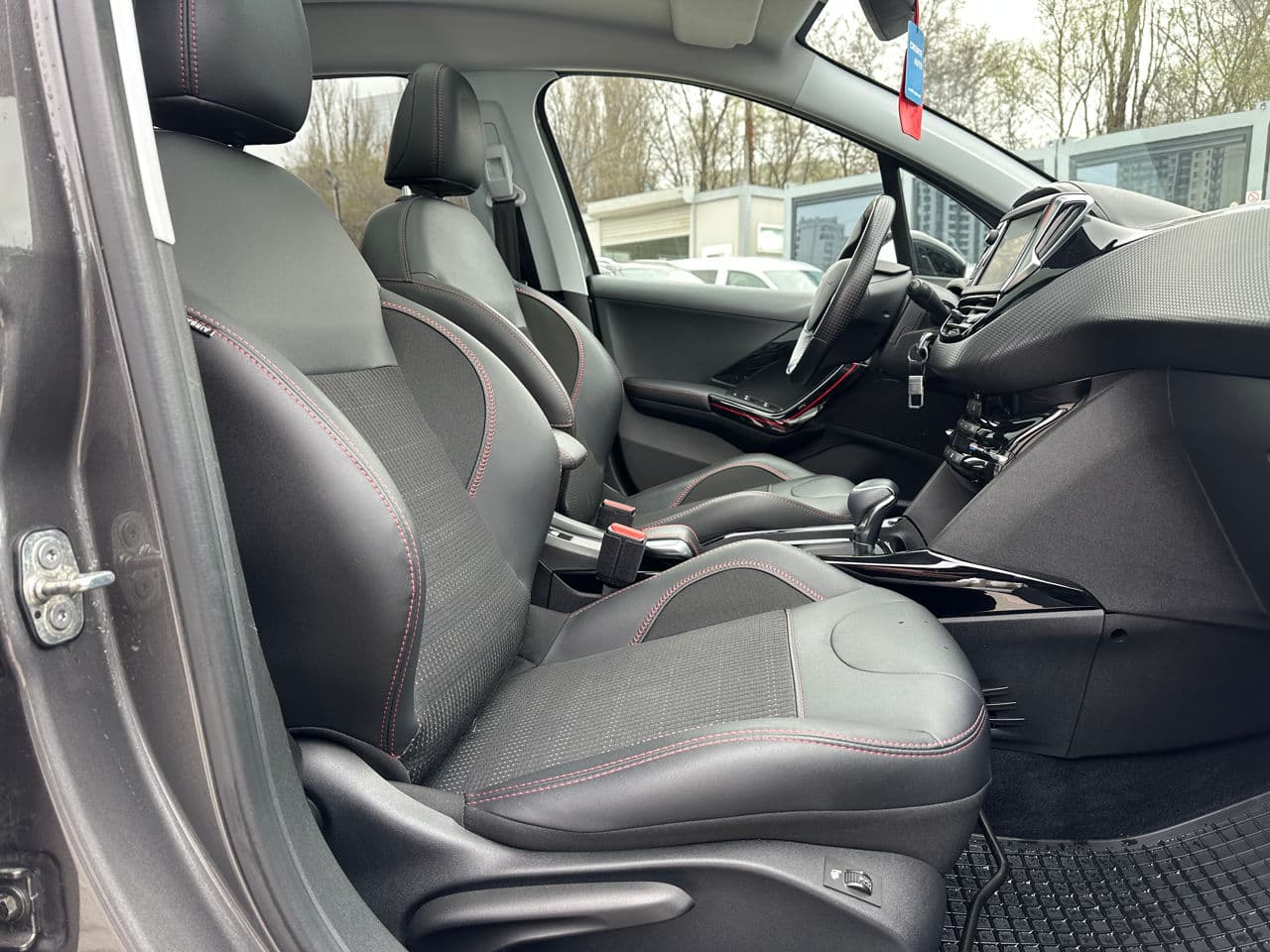 2019 Peugeot 2008 — Miniatură 9