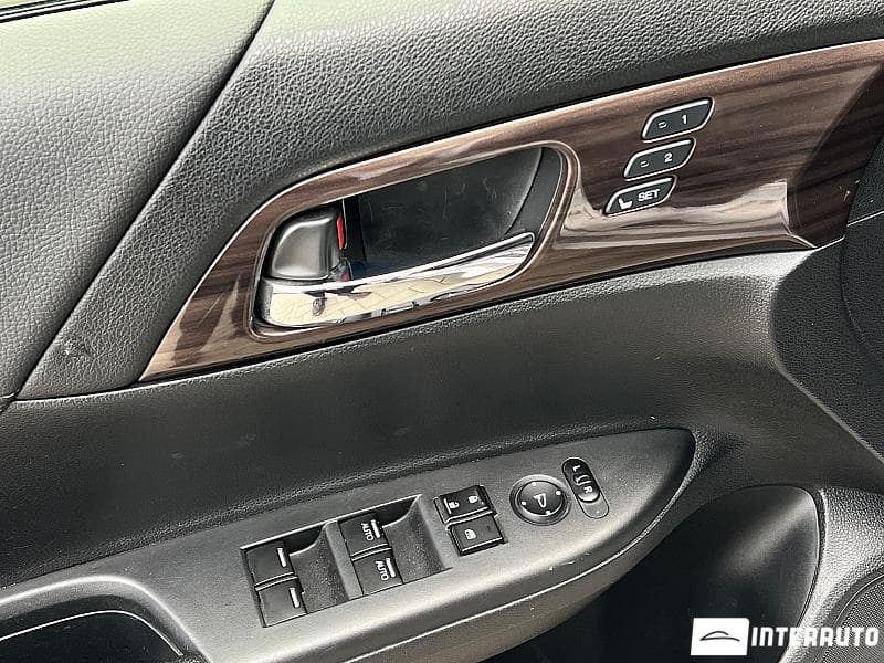 2017 Honda Accord — Miniatură 16