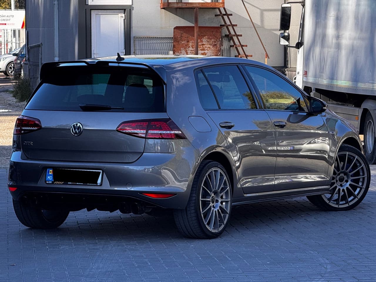 2015 Volkswagen Golf GTE — Miniatură 3