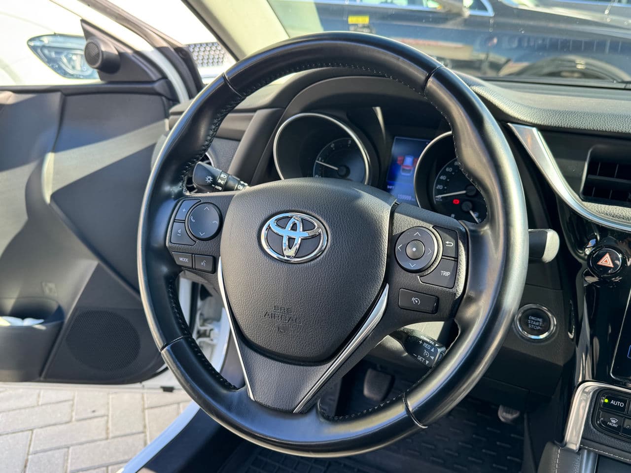 Toyota Auris 2015 — Миниатюра 7