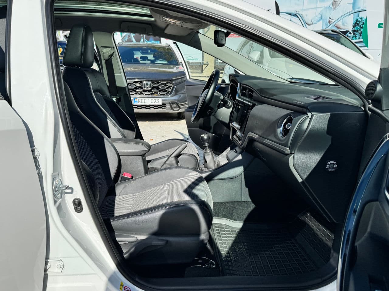 Toyota Auris 2015 — Миниатюра 16