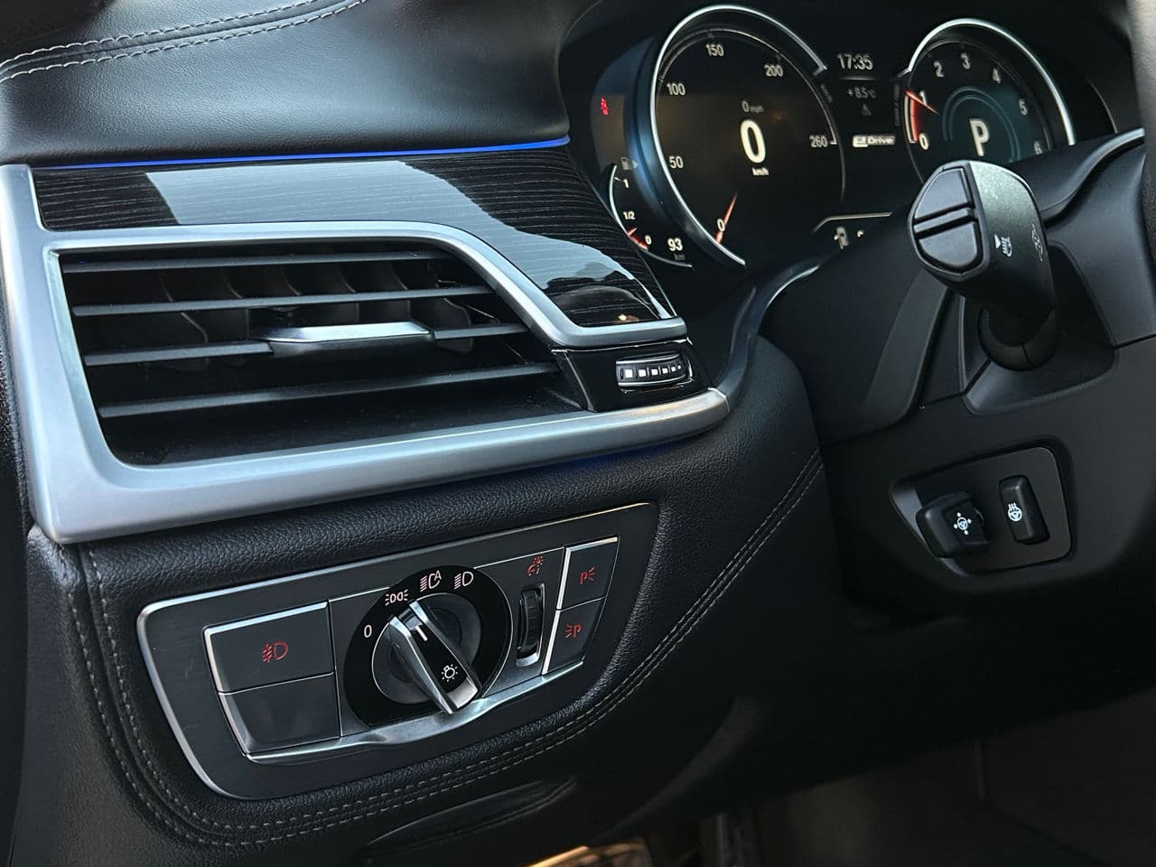 2017 BMW 740e — Miniatură 9