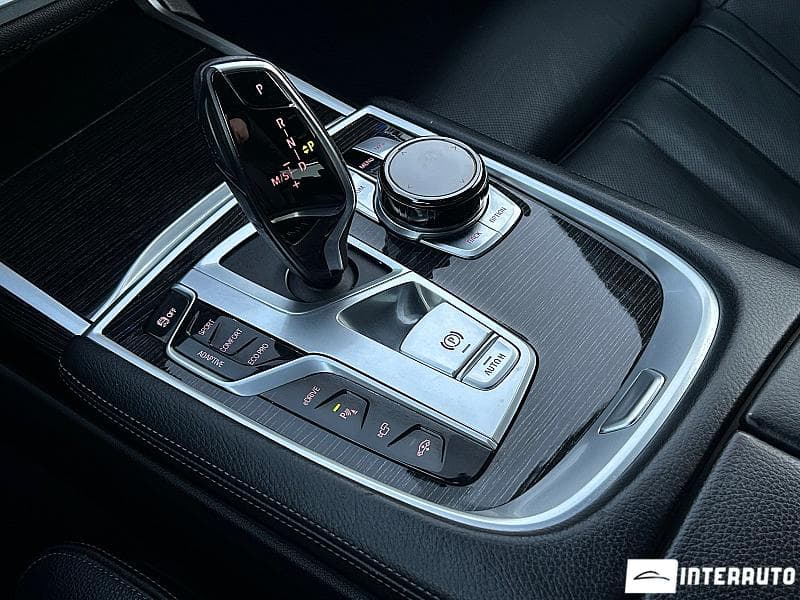 2017 BMW 740e — Miniatură 19