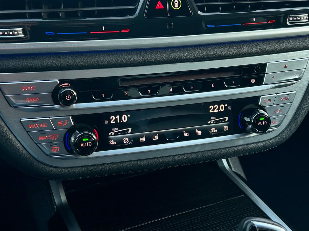 2017 BMW 740e — Miniatură 18