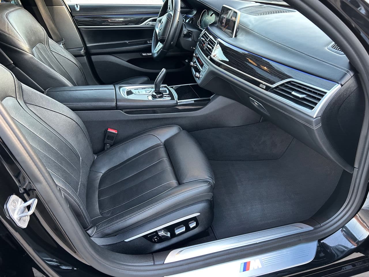 2017 BMW 740e — Miniatură 20